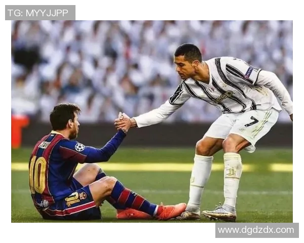 探索足球明星背后的秘密武器球星专用足球的设计与技术革新 探索足球明星背后的秘密武器球星专用足球的设计与技术革新