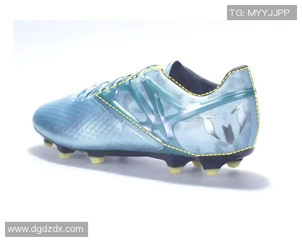 球场之星：解析足球巨星脚下的神鞋与背后的科技创新