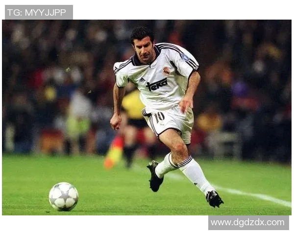 现代足球球星的多重身份与全球影响力分析 现代足球球星的多重身份与全球影响力分析