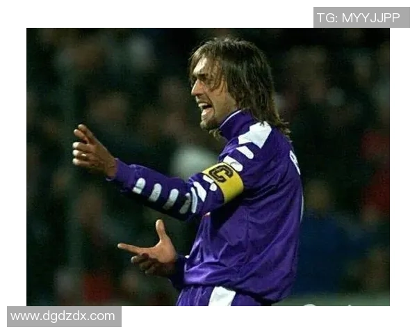 被足球踢三次的球星经历：从意外到传奇的成长与反思