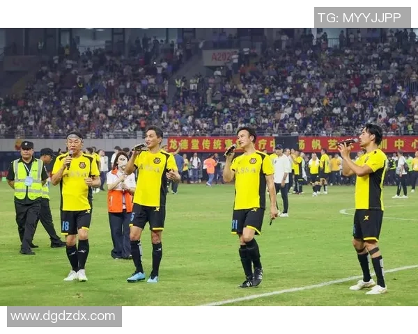 足球场上脚踩足球如舞的明星球员盘点及技巧分析